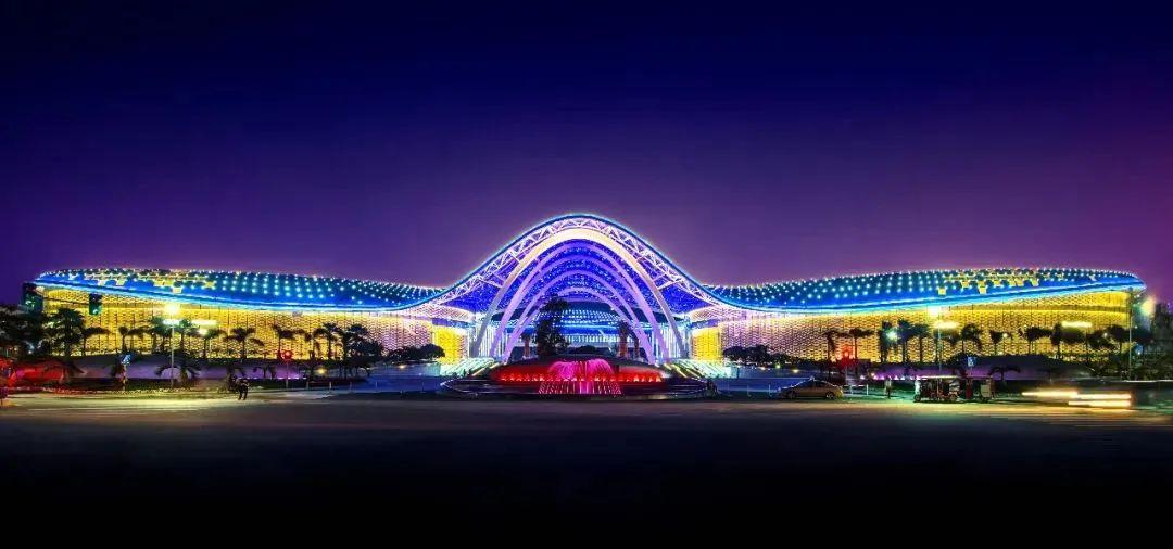 三亚凤凰机场免税店(凤凰机场免税店在机场里面还是外面)