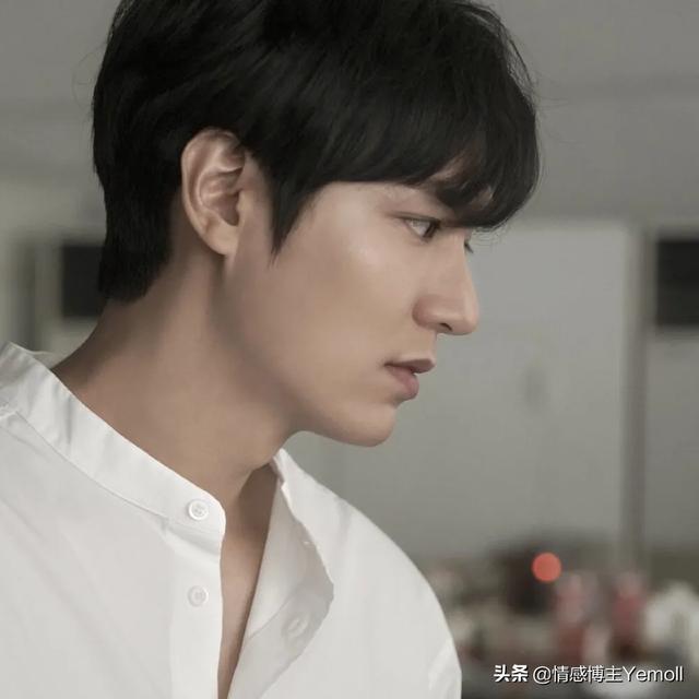 官宣后不久就分手了 正式官宣他们俩居然在一起了(37)