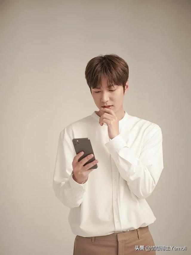 官宣后不久就分手了 正式官宣他们俩居然在一起了(36)