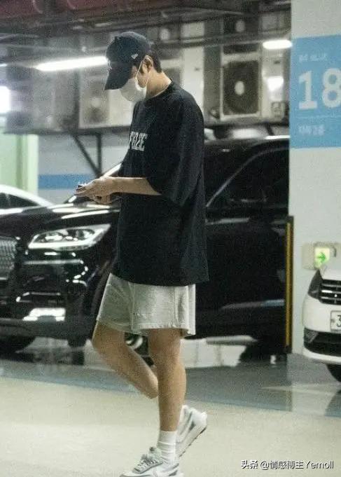 官宣后不久就分手了 正式官宣他们俩居然在一起了(1)