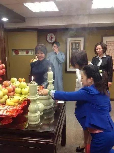 中国台湾“翡翠女王”原来是她!22年走不出丧女之痛...