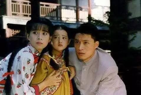 她出道就吻了刘德华,琼瑶给了她两次事业高峰,现几乎人间蒸发