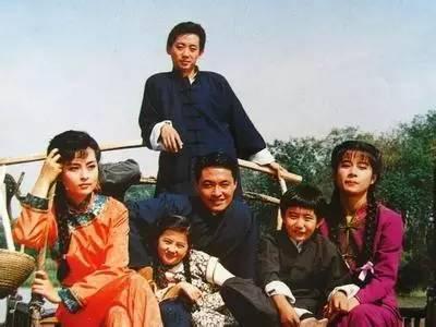 她出道就吻了刘德华,琼瑶给了她两次事业高峰,现几乎人间蒸发