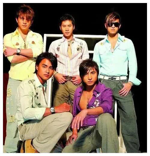 红极一时的20个组合旧照，多数已解散，哪一张藏着你的青春?