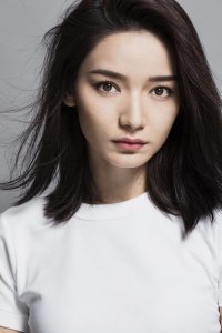 ​从出演大IP到主演微短剧，“浓颜御姐”代斯的破圈之路