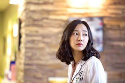 ​“一指禅”白百何：从票房女王到全网黑，现在是否能够逆风翻盘？