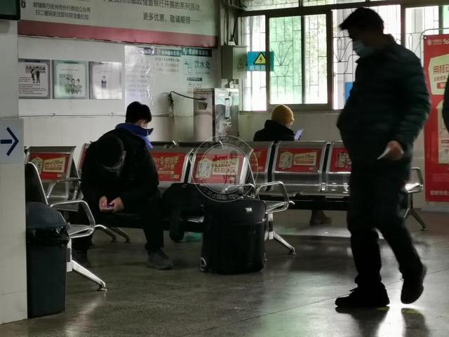 抚州汽车站春节时间表（春运前一天的抚州老长途汽车站）(26)