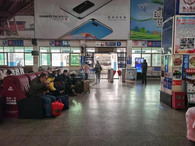 抚州汽车站春节时间表（春运前一天的抚州老长途汽车站）(23)