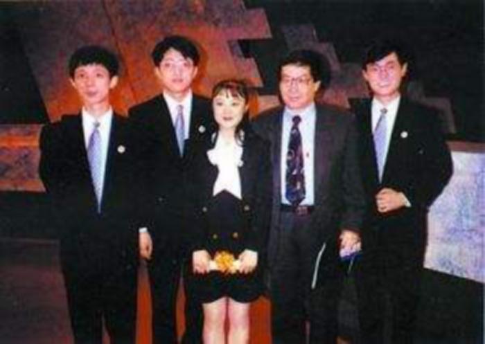 1993年舌战狮城，今最佳辩手蔣昌建主持最强大脑，其他人如何了？