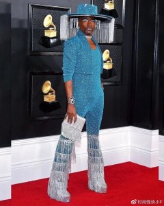 ​红毯上有了他的出现，女明星们可要打起十二分精神了！