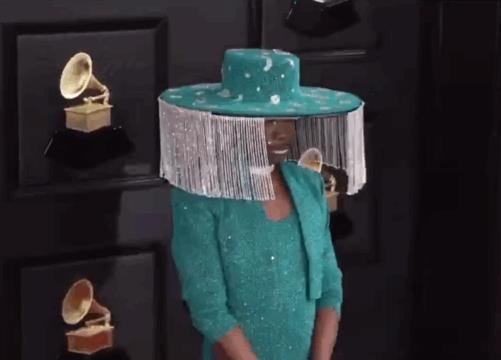 红毯上有了他的出现，女明星们可要打起十二分精神了！