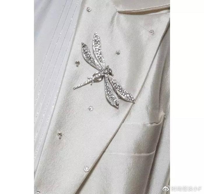 红毯上有了他的出现，女明星们可要打起十二分精神了！