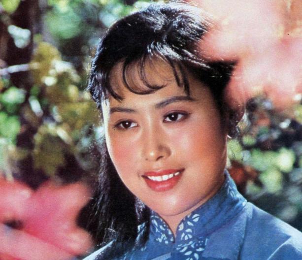 袁立斯琴高娃羊胎素事件澄清（斯琴高娃因羊胎素梗）(2)