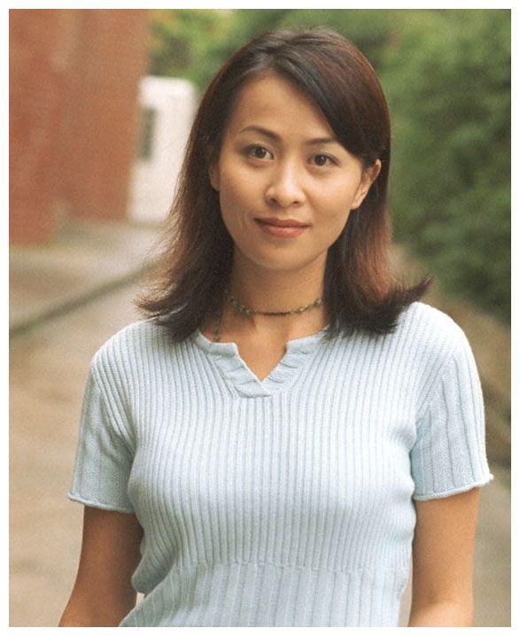 1990年4月24日凌晨，3名劫匪绑架了刘嘉玲，12年后将裸照公之于众