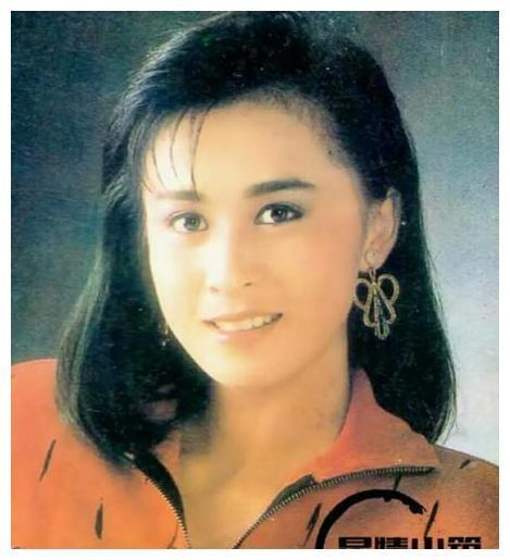 1990年4月24日凌晨，3名劫匪绑架了刘嘉玲，12年后将裸照公之于众