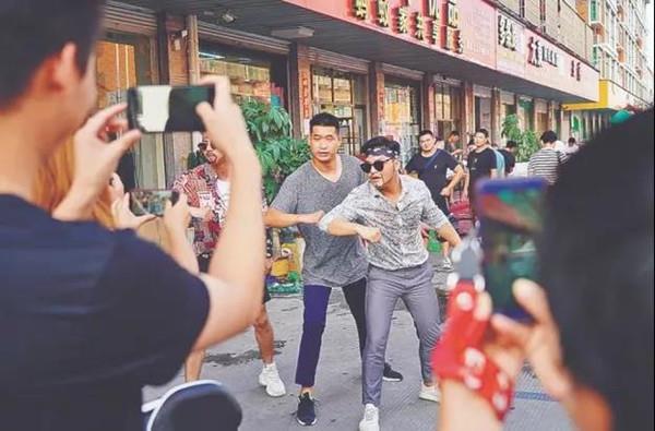 薇娅罚了13亿背后，是2.4亿单身成瘾的年轻人5