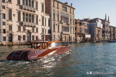 ​情侣适合住什么样的酒店（情侣应该住什么房间）