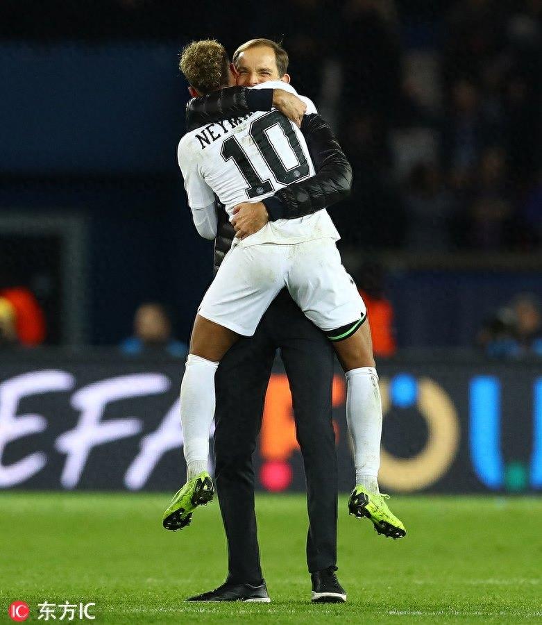 内马尔造3黄1球击溃利物浦 与队友超燃庆祝引爆全场