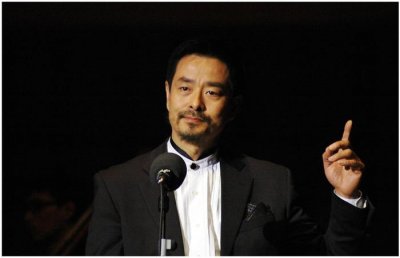 ​64岁濮存昕全家近况：妻子身材丰满容颜不老！